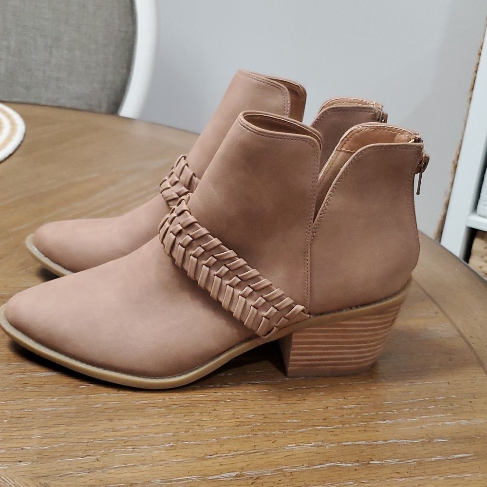 DV by dolce vita Orson booties, Size 10, NWOT - Picture 4 of 10